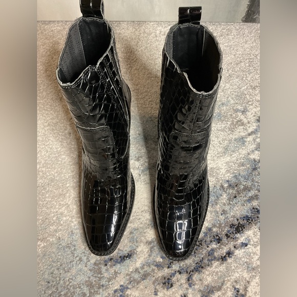 AQUA Star Croc-Embossed Ankle Boots in Black - Size 8.5 (NWOB) - Picture 3 of 12